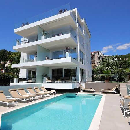Stylish Apartment 100 M From The Beach Opatija Ngoại thất bức ảnh