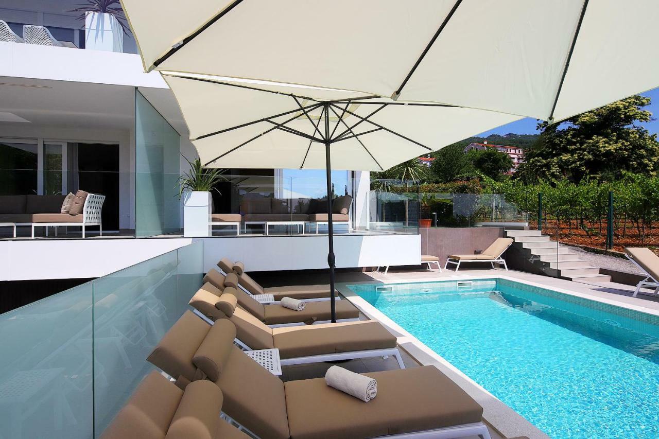 Stylish Apartment 100 M From The Beach Opatija Ngoại thất bức ảnh