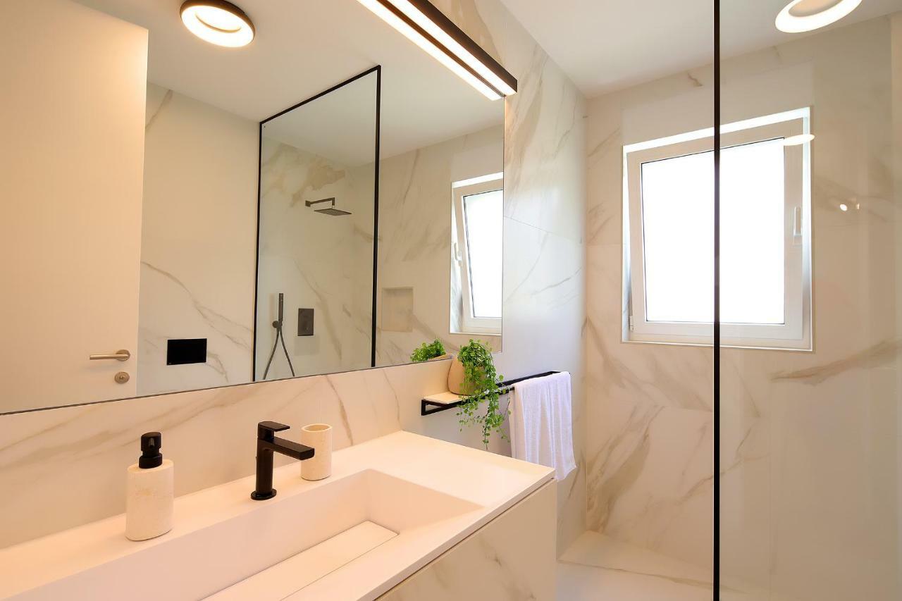 Stylish Apartment 100 M From The Beach Opatija Ngoại thất bức ảnh
