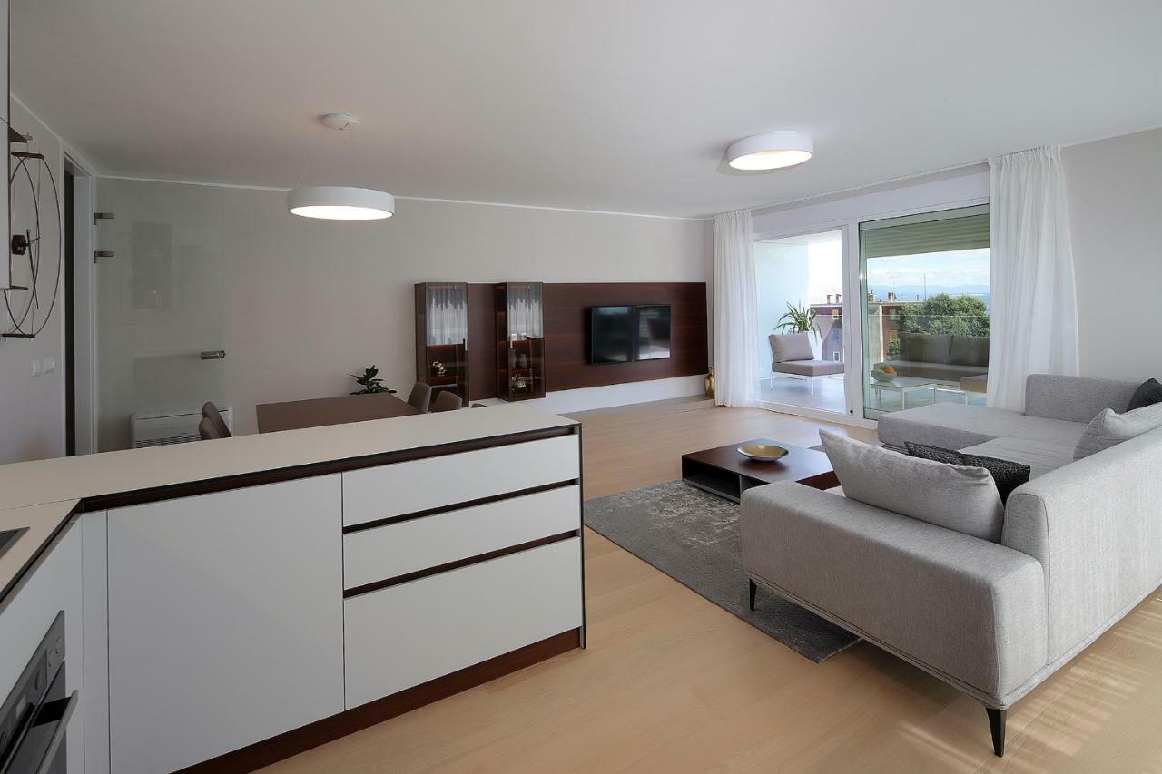 Stylish Apartment 100 M From The Beach Opatija Ngoại thất bức ảnh