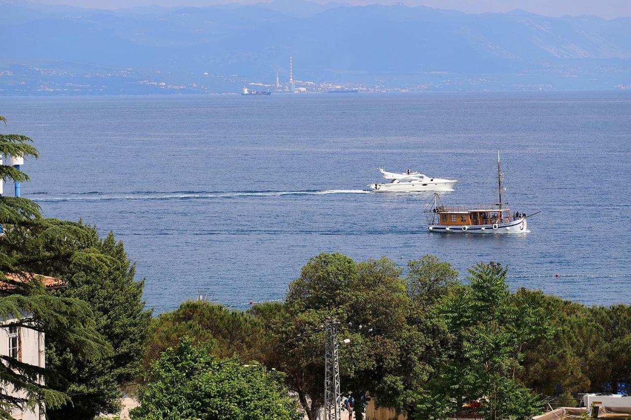 Stylish Apartment 100 M From The Beach Opatija Ngoại thất bức ảnh