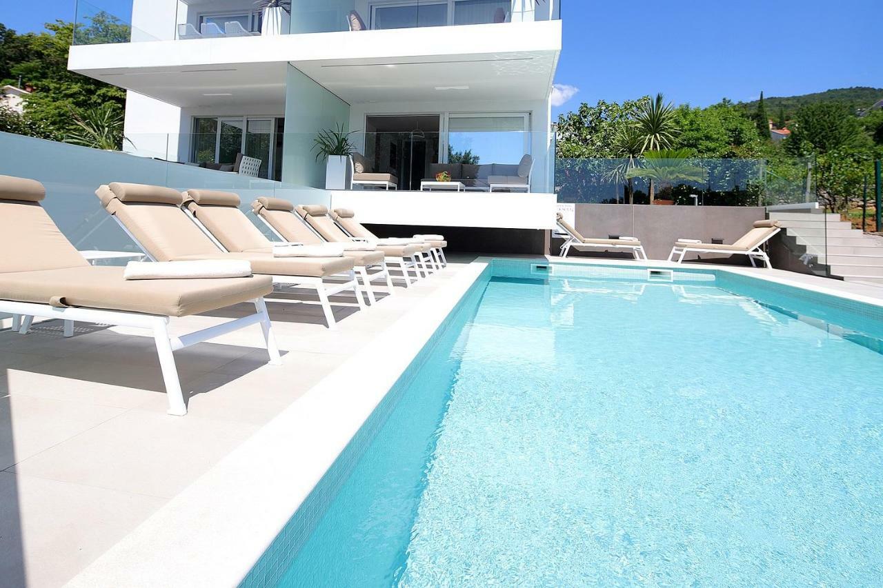 Stylish Apartment 100 M From The Beach Opatija Ngoại thất bức ảnh