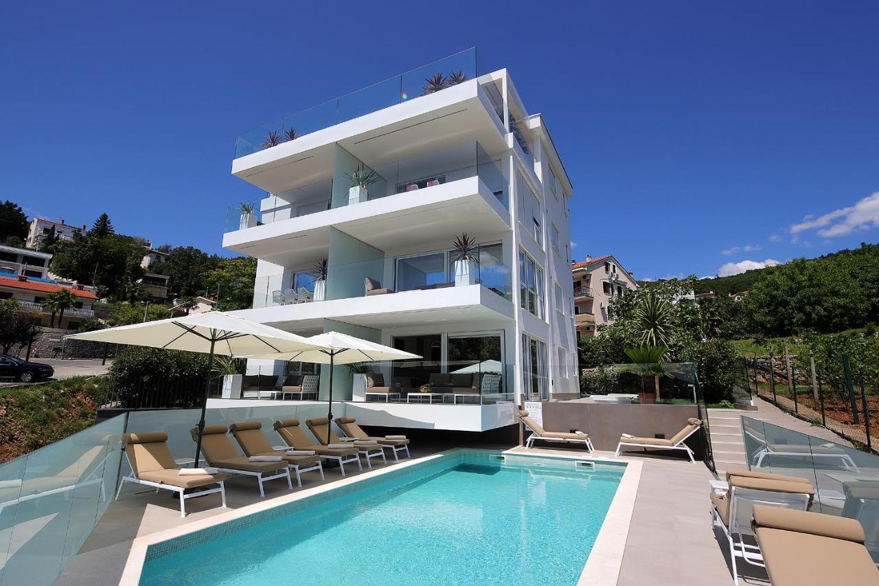 Stylish Apartment 100 M From The Beach Opatija Ngoại thất bức ảnh